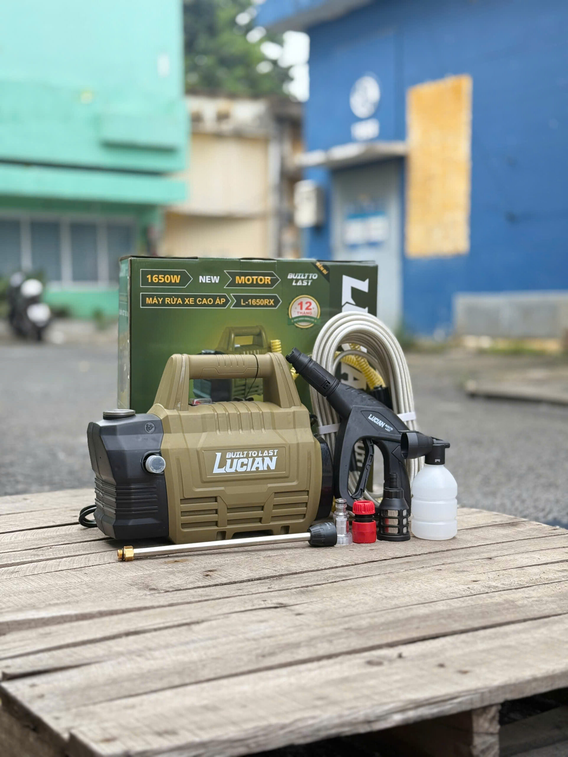 Máy rửa xe gia đình - 1650w - dây đồng Máy rửa xe gia đình - 1650w - dây đồng