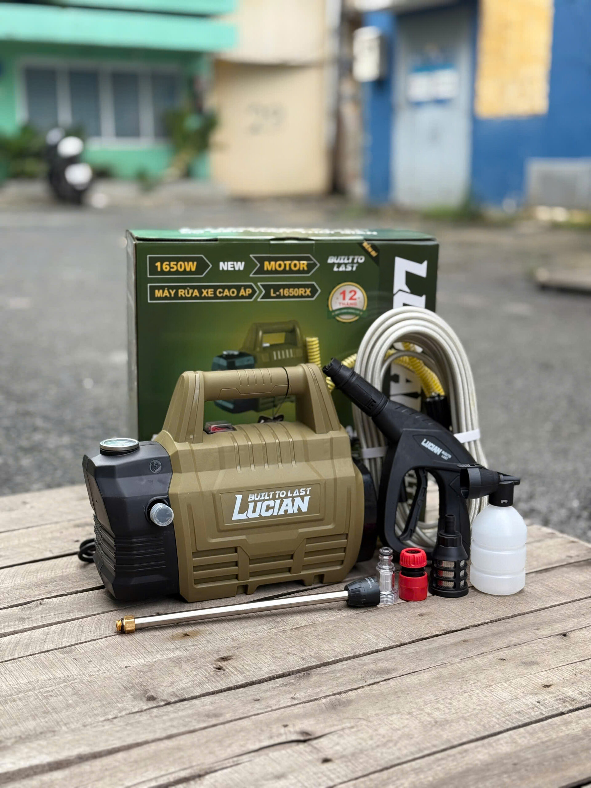 Máy rửa xe gia đình - 1650w - dây đồng Máy rửa xe gia đình - 1650w - dây đồng